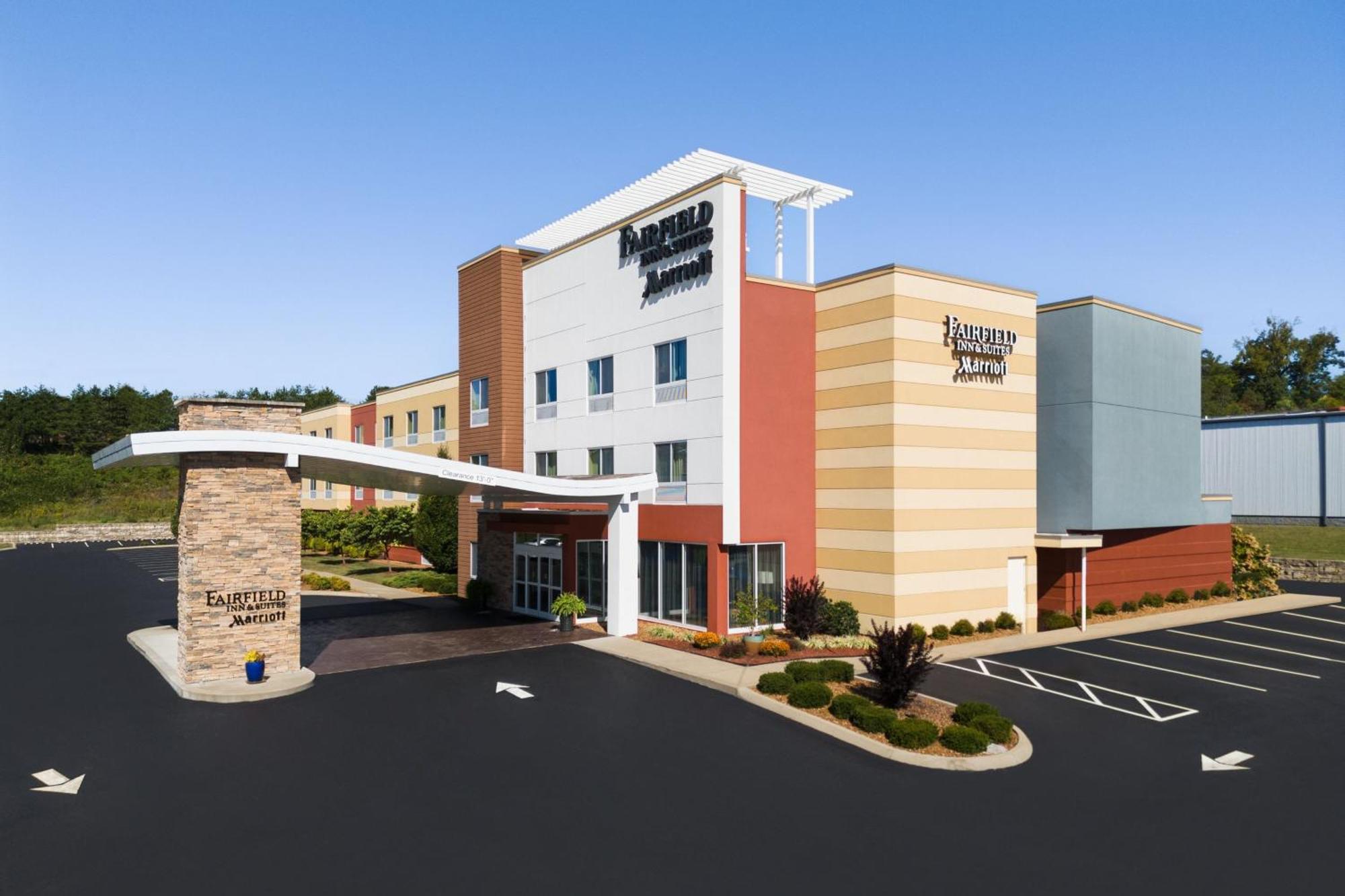 Fairfield Inn & Suites By Marriott London Exterior photo