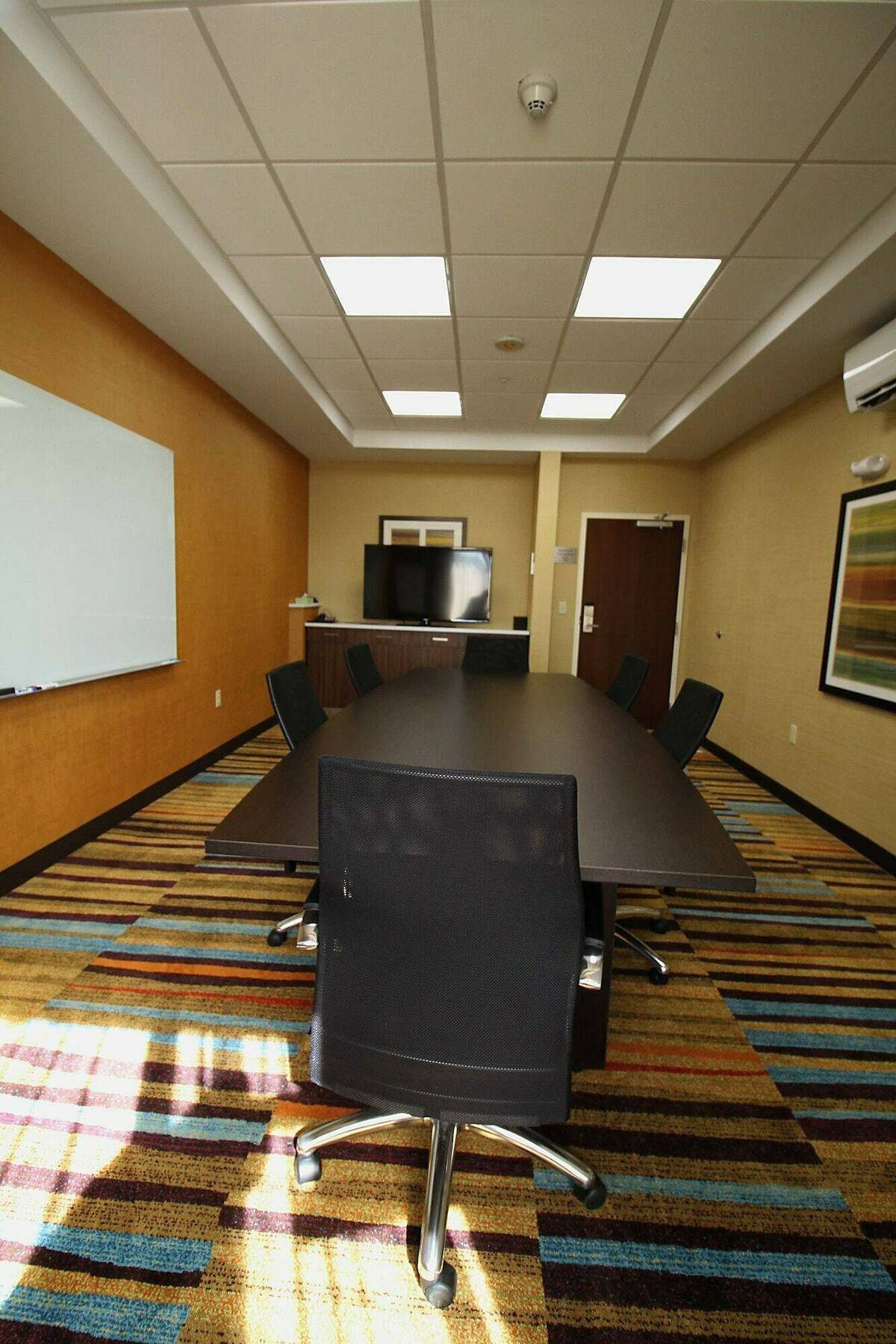 Fairfield Inn & Suites By Marriott London Exterior photo